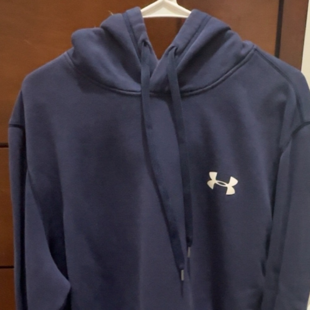 Under armour sweatshirt, worn once